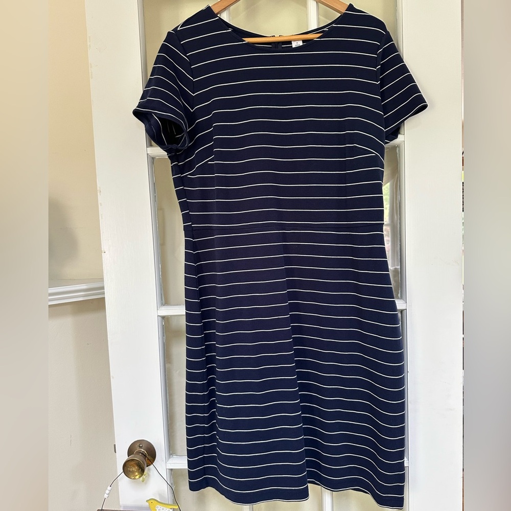 Old Navy Blue and White Knee-Length Dress (Size XL)